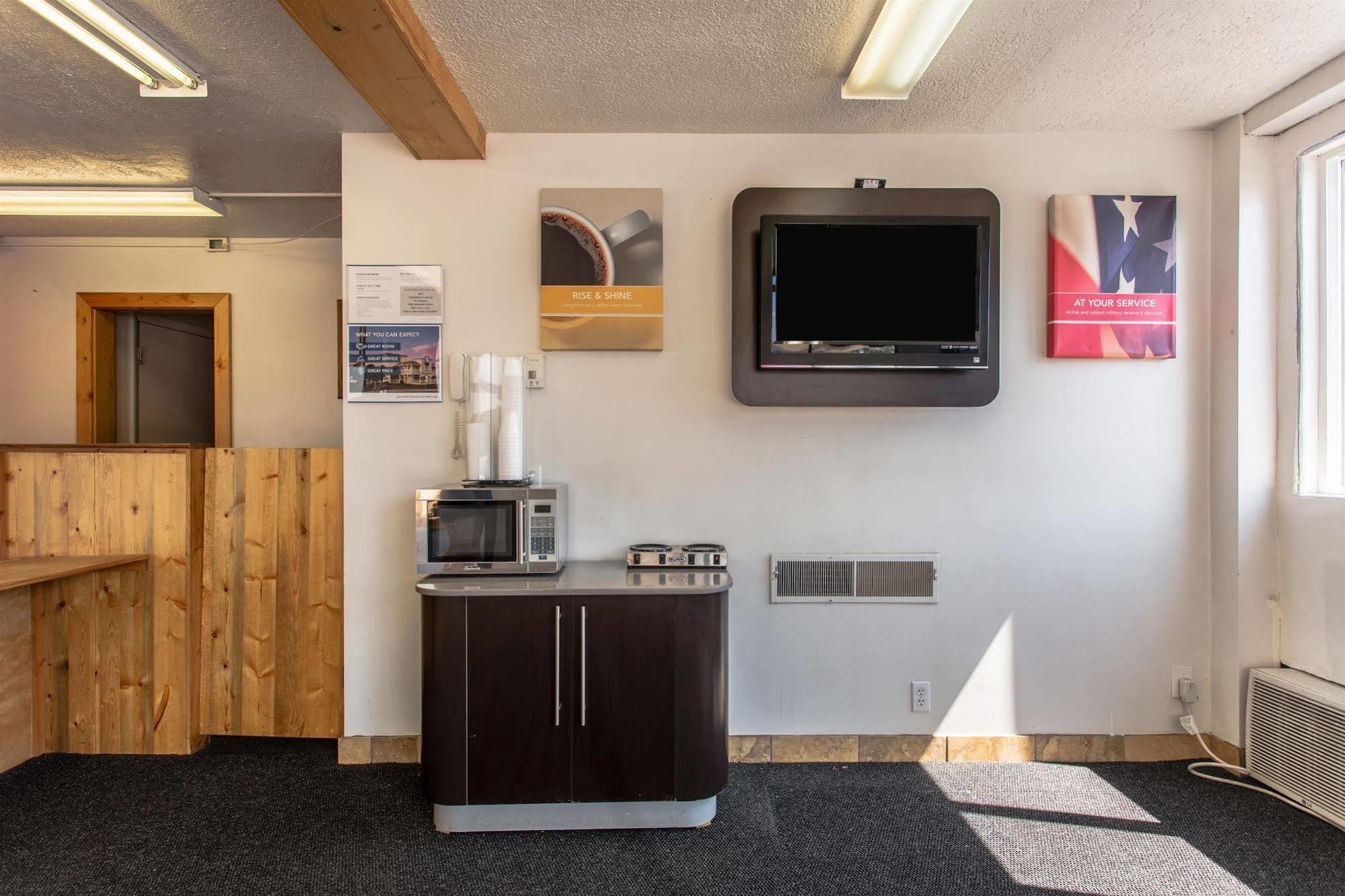 Budget Inn Missoula East Εξωτερικό φωτογραφία