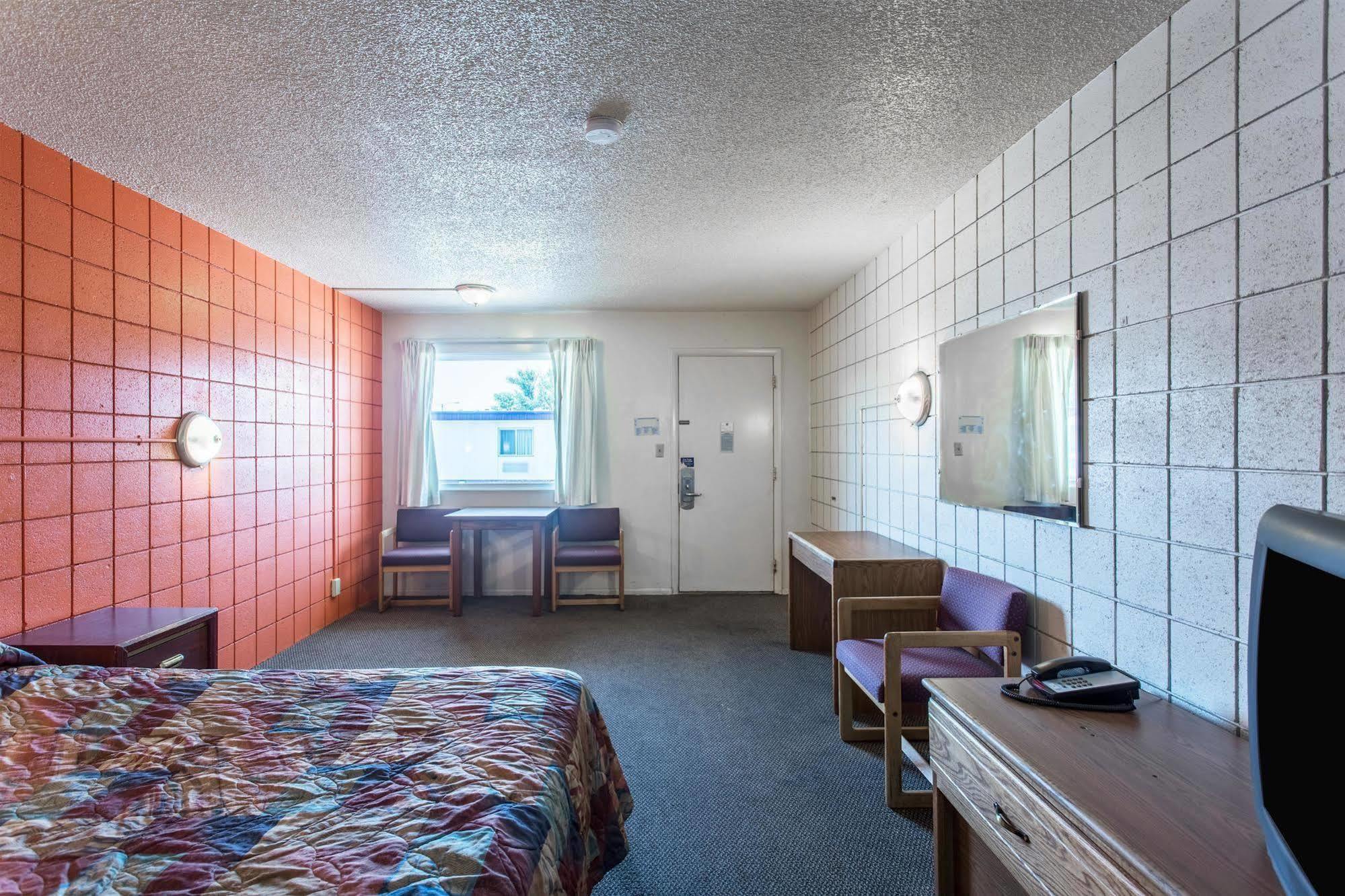 Budget Inn Missoula East Εξωτερικό φωτογραφία