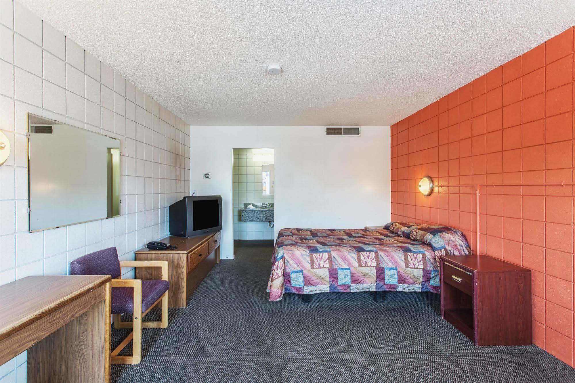 Budget Inn Missoula East Εξωτερικό φωτογραφία