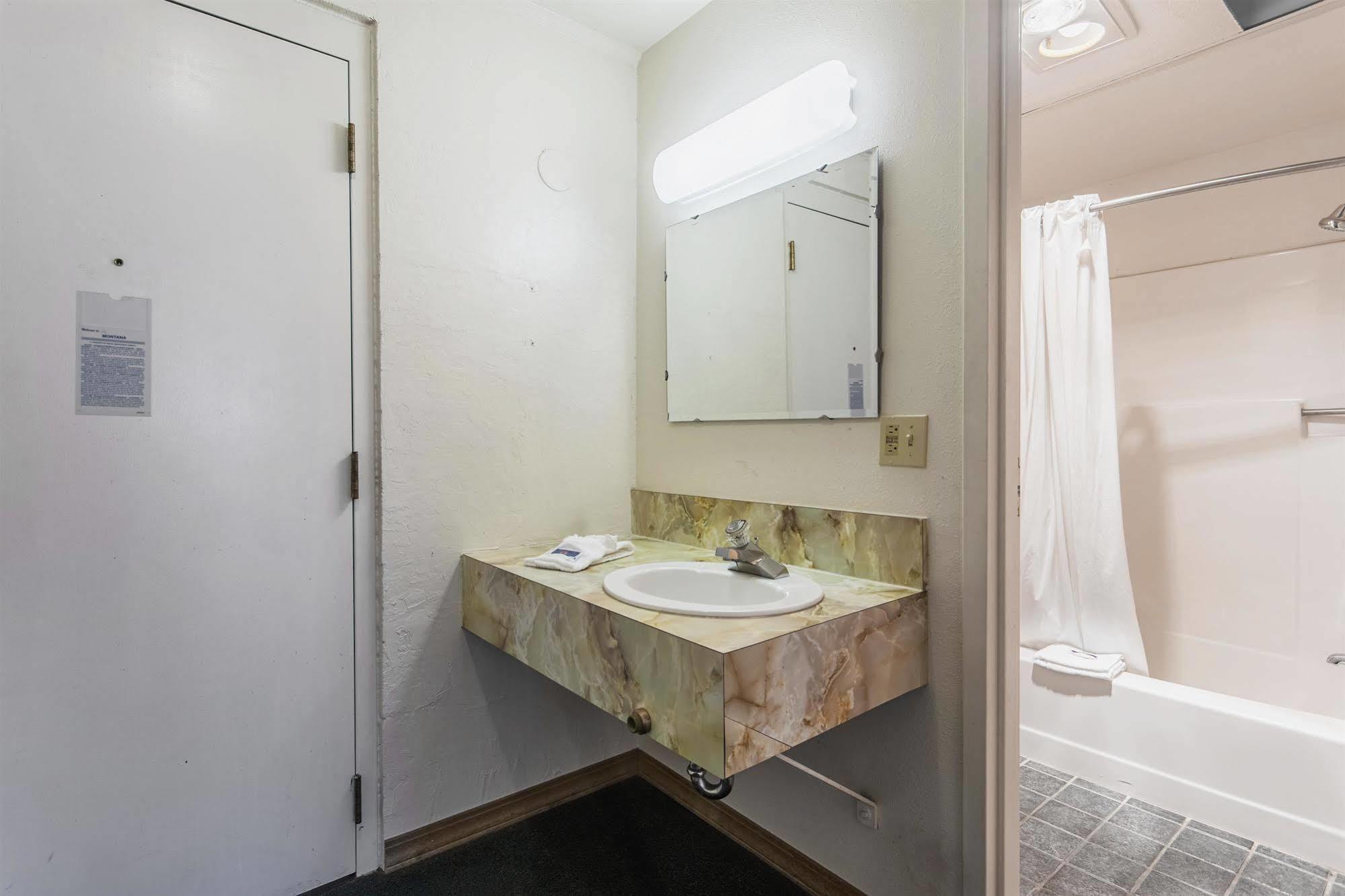 Budget Inn Missoula East Εξωτερικό φωτογραφία