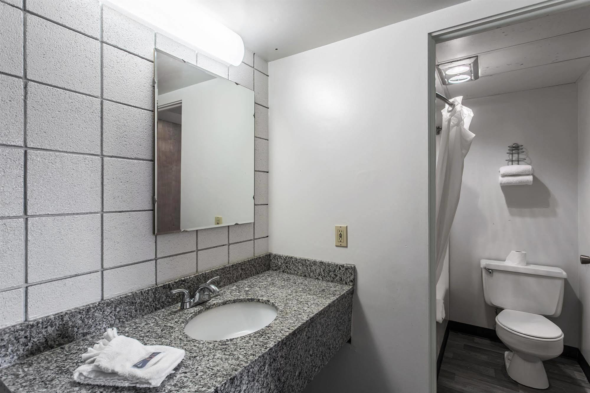 Budget Inn Missoula East Εξωτερικό φωτογραφία